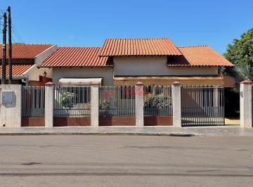 Casa · 218m² · 3 Quartos · 1 Vaga · Casa de Alvenaria no Conjunto Novo Horizonte, ótima localização