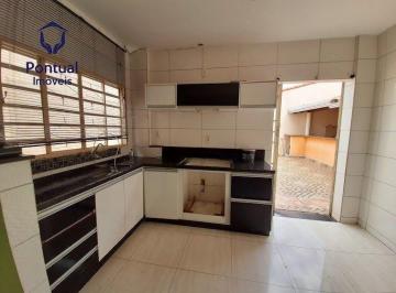 Casa · 180m² · 3 Quartos · 2 Vagas · Casa com 3 4 sendo 2 suites para locação, Cidade Jardim, UBERLANDIA - MG
