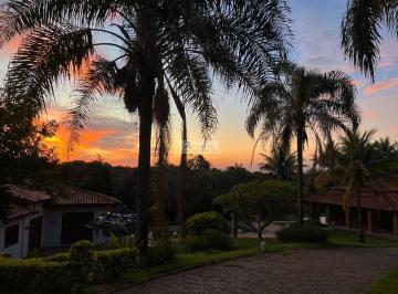 Rural · 4 Quartos · Chácara de Luxo em Condomínio no Recanto das Flores, Indaiatuba-SP: 4 Quartos, 4 Suítes, 1 Sala, 8 V