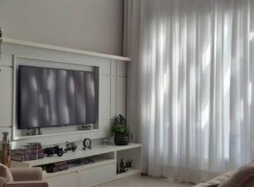 Casa · 3 Quartos · 4 Vagas · Casa em Condomínio de Luxo à Venda em Indaiatuba-SP: 3 quartos, 2 suítes, 1 sala, 3 banheiros, 4 vag