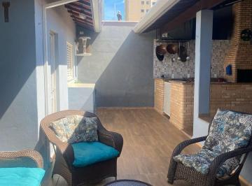 Casa · 172m² · 4 Quartos · 4 Vagas · Centro com Localização estratégica, planta funcional e excelente potencial