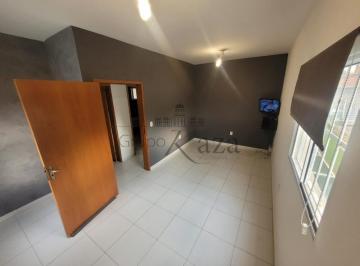 Comercial · 145m² · 2 Quartos · 3 Vagas · Oportunidade - Casa Comercial - Jardim das Indústrias - 2 Dormitórios - 231m².