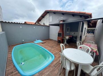 Casa de 2 quartos, Itanhaém · Casa à 100m do mar com piscina e 2 quartos em Itanhaém.