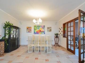 Casa · 275m² · 4 Quartos · 2 Vagas · Casa 275m² 4 quartos,1 suíte, 4 banheiros - Jardim da Glória