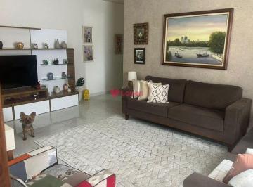 Casa · 358m² · 3 Quartos · 5 Vagas · Lopes B2E vende casa Anil ao lado de Park Shopping, 358M2 reformada, valor R$ 1.500.000,00.