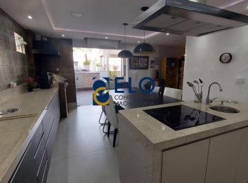 Foto 01 · R$ 1,985 milhão. Cobertura de luxo na Ponta da Praia, Santos-SP: 2 quartos, 2 suítes, 2 salas, 4 ban