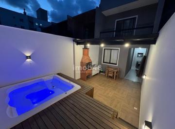 Casa · 108m² · 3 Quartos · 2 Vagas · Sobrado à Venda em Areias, São José: 3 Quartos, 2 Suítes, 108m²