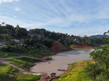 Terreno , Igaratá · Terreno em condominio fechado em igarata, de 1396 m2, pé na água