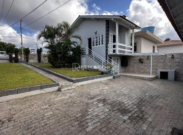 Casa de 3 quartos, São José · Casa à Venda de 3 Dormitórios e Pátio Amplo com 360m² na Serraria