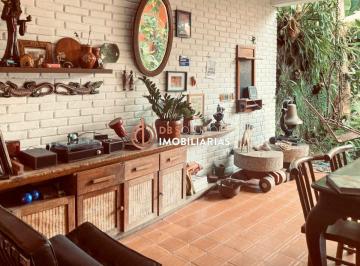 Casa de 4 quartos, São Paulo · Casa ampla e versátil com belo jardim, um oásis no Brooklin!