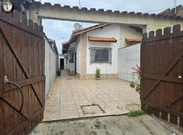 Foto 01 · Casa à venda ou locação em Nova Itanhaém-SP: 2 quartos, 1 suíte, 1 sala, 2 banheiros, 2 vagas de gar