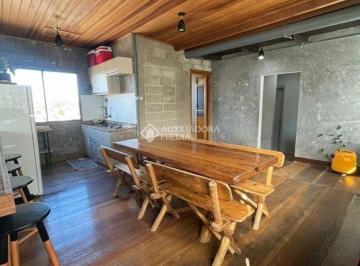 Casa · 200m² · 3 Quartos · 2 Vagas · Auxiliadora Predial Vende Otima casa 3 dormitórios,suite,amplo living,banheiro social,cozinha montad