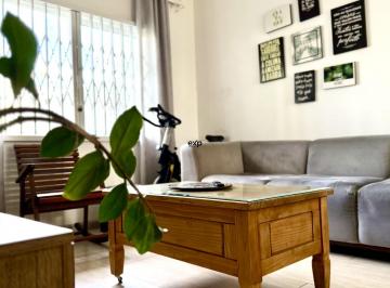 Casa · 160m² · 4 Quartos · 3 Vagas · Sobrado à venda em Curitiba no bairro Uberaba
