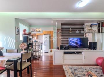 Apartamento · 70m² · 2 Quartos · 1 Vaga · Aparatamento de 2 quartos com sacada e muito sol.