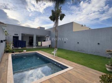 Casa de 4 quartos, Vicente Pires · Casa na Rua 6 – Vicente Pires - Condomínio fechado l 4 Quartos | Piscina e Área Gourmet