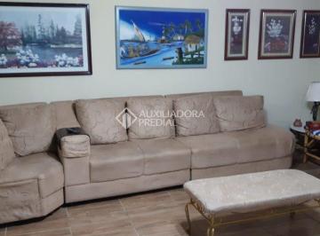 Casa · 120m² · 3 Quartos · Casa com 3 quartos, 3 banheiros, 4 vagas, piscina e sala de jogos.