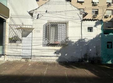 Comercial · 40m² · 2 Quartos · Casa com Potencial Comercial e de Expansão | 2 Dormitórios + Terreno Amplo + Pátio para construir e