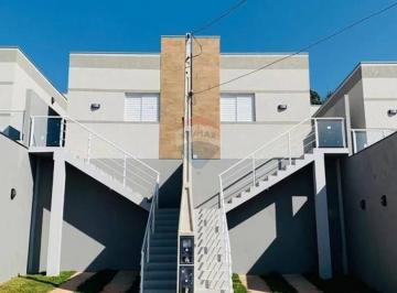 Casa · 61m² · 2 Quartos · Casa de Vila charmosa em Terra Preta - Não perca!