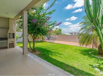 Casa · 131m² · 3 Quartos · 2 Vagas · Casa à venda com 3 quartos | 1 suíte com quintal gramado e AC 131,40 m² - Condomínio Bela Vista - C