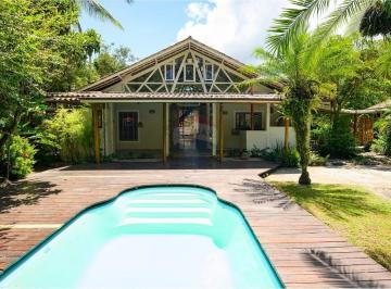 Casa · 235m² · 4 Quartos · 6 Vagas · "Casa dos Sonhos na Cocaia, Ilhabela - 4 Suítes!"