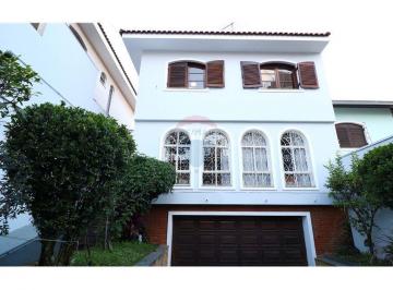 Casa · 226m² · 3 Quartos · 4 Vagas · Sobrado no Jardim São Paulo, Próximo ao Metrô