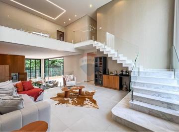 Casa · 360m² · 4 Quartos · 4 Vagas · Casa mobiliada para locação com 4 suítes e fundo para mata no Alphaville Nova Esplanada