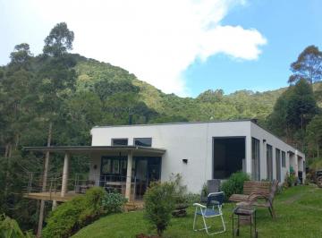 Rural de 3 quartos, Gonçalves · Casa dos Sonhos: Charme e Conforto em meio a Mata e Belíssimo Rio