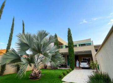 Casa de 3 quartos, Vicente Pires · Casa térrea com 250 m² e 3 quartos à venda em Vicente Pires, moderna.