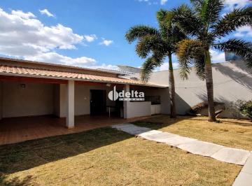 Casa · 300m² · 4 Quartos · 2 Vagas · Casa residencial com 4 quartos sendo 1 suíte disponível para venda no bairro Maravilha em Uberlândia