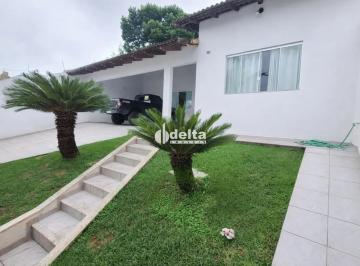 Casa · 432m² · 3 Quartos · 3 Vagas · Casa com 3 quarto suítes disponível para venda no bairro Cidade Jardim Uberlândia-MG