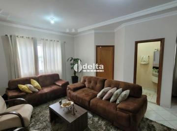Casa · 432m² · 3 Quartos · 3 Vagas · Casa com 3 quartos suítes disponível para venda no bairro Cidade Jardim Uberlândia-MG