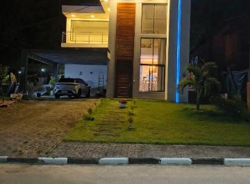 Casa de 4 quartos, Simões Filho · Casa com 285 m² e 4 quartos à venda no Centro