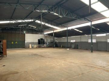 Comercial , Santa Maria · Aluguel de Galpão com 3 banheiros, 400 mts² de área construída excelente para empresa de construtora