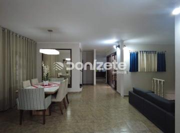 Casa · 437m² · 3 Quartos · Casa à venda em Santo André (Vila Francisco Matarazzo) — 3 dormitórios, 1 suíte, 4 salas e acabament