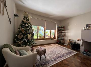 Casa · 380m² · 3 Quartos · 5 Vagas · Excelente sobrado em rua fechada com 3 dormitórios em ótima localização!!
