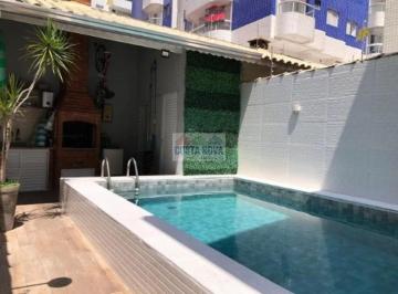 Casa · 150m² · 3 Quartos · 2 Vagas · Sobrado com Piscina - Mobiliado - 03 dormitórios - Próximo à Praia