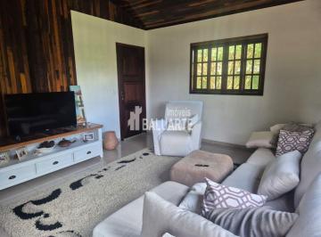 Casa · 200m² · 4 Quartos · 2 Vagas · Linda casa para locação com piscina, sauna e 3 dormitórios ? pronta para morar, em excelente estado