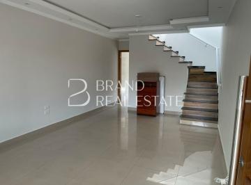 Casa · 112m² · 3 Quartos · 2 Vagas · Excelente sobrado com 3 dormitórios, sendo 1 suíte com sacada