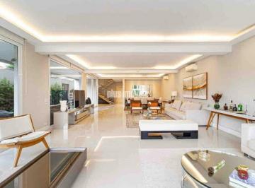Casa · 350m² · 4 Quartos · 4 Vagas · Casa ampla e sofisticada localizada no Planalto Paulista em uma região valorizada e de fácil ace