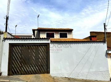Casa · 210m² · 3 Quartos · 4 Vagas · Casa térrea localizada na Vila Carrão