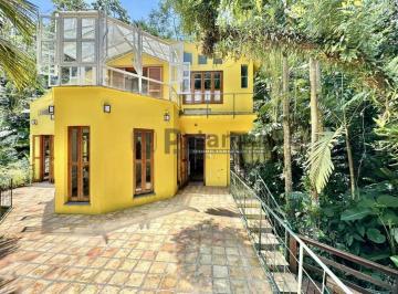 Casa · 486m² · 3 Quartos · 5 Vagas · Cond. Jardim Iolanda - 3Q/1sts  Uma chácara c/ amplo bosque tropical, espaço gourmet, salão multiuso