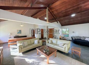Casa · 435m² · 3 Quartos · 17 Vagas · Fazendinha - Casa em terreno de 10.490m² - Ideal para MORAR ou INVESTIR!