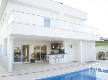 2dda68cc6c3fdf43b28af10ce0a6160035bd22e5 · Bonita casa condomínio BurleMarx