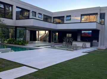 4bef7d20a58609d56de023e6609afd26fe93e553 · Casa espetacular Alphaville 1