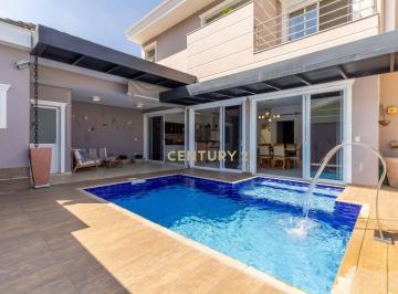 4cc320e632c356fe35a02802c346edf70647cfba · Casa em Codomínio com 3 suítes e piscina