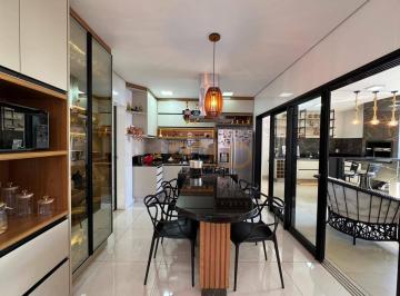 d5dbf985d5843143b3c3142dc1f5efed8553ce34 · Casa à venda no Condomínio Reserva dos Ipês em Uberlândia