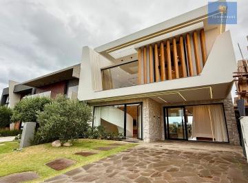 Casa · 263m² · 4 Quartos · 2 Vagas · Casa em Condomínio fechado de Xangri Lá