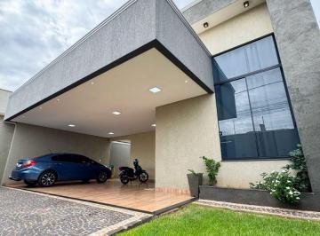 Casa de 3 quartos, Rio Verde · Casa Ampla na Vila Carolina | 3 quartos (2 suítes). Garagem para 3 carros e espaço para 6 veículos.