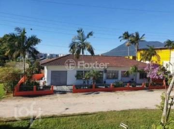 b3e32041 · Casa, 4 dormitórios, 153.75 m², em Aririú