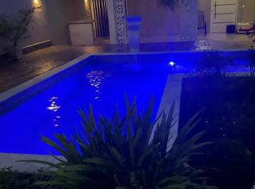 Casa · 200m² · 2 Quartos · 2 Vagas · CASA À VENDA - COM PISCINA AQUECIDA E HIDROMASSAGEM - GOIÂNIA/GO